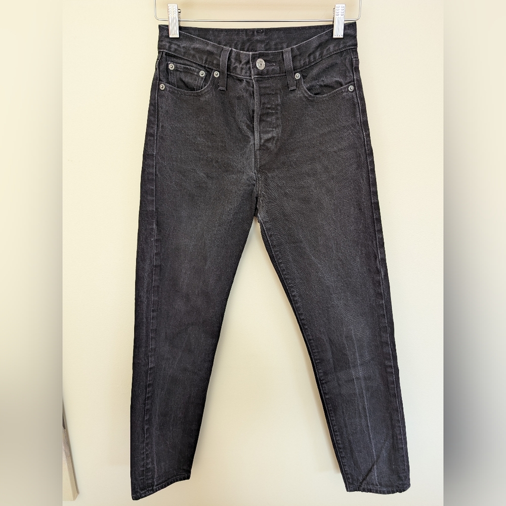 Levi's High Rise Straight Leg Black Jeans 26